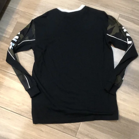 vS Pink Camo bling long sleeve - Picture 3 of 6